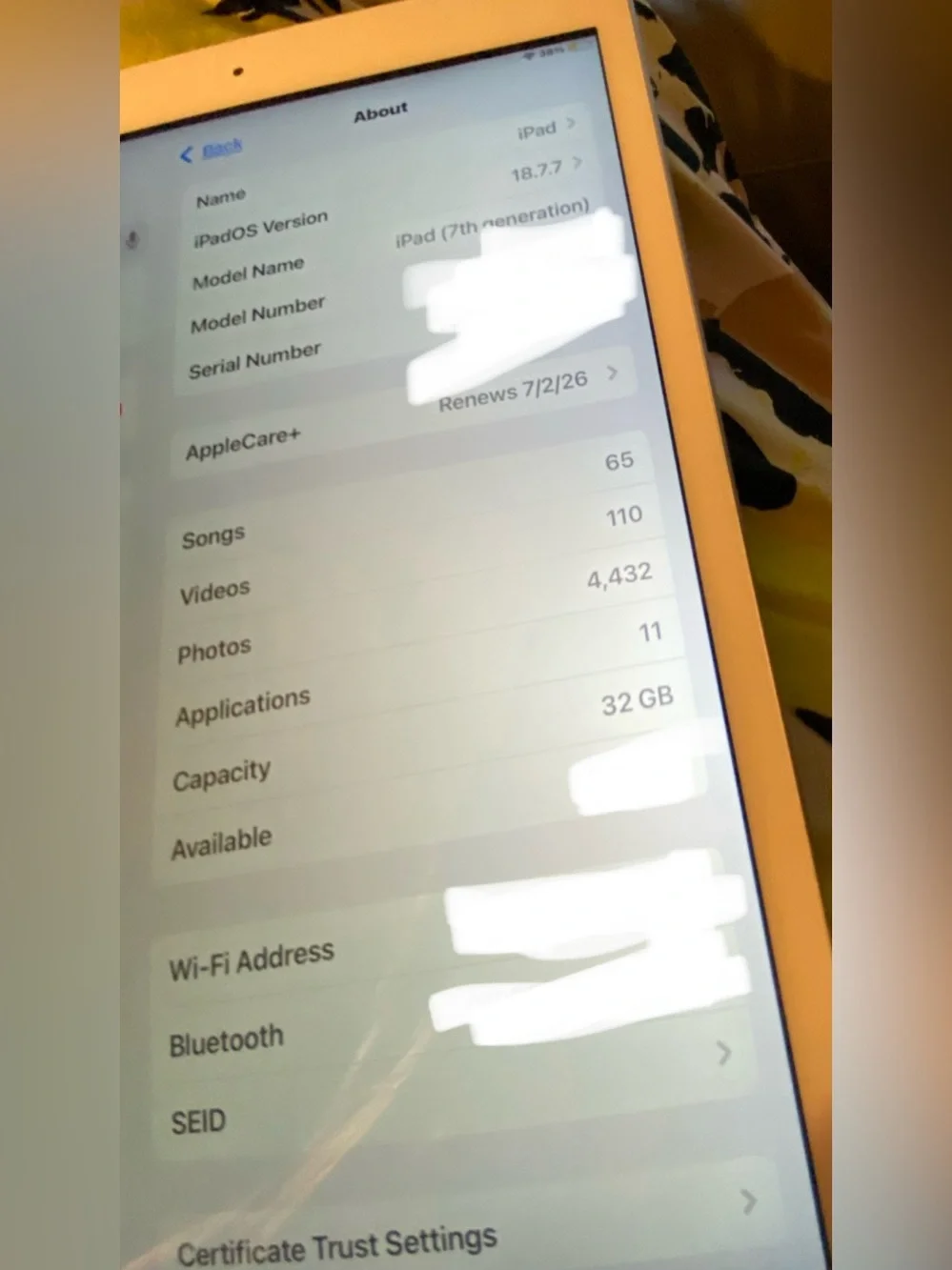 Apple IPad 7th generation, 32 GB, Home Button. Replaced by AppleCare 6 mo agoEUC